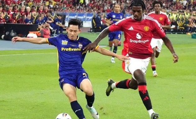 Hai Long chơi khá ấn tượng trong trận gặp MU.