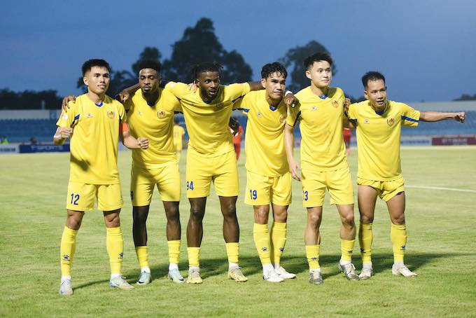 Quảng Nam đang rất khát điểm ở trận đấu trên sân nhà Tam Kỳ. Ảnh: Minh Tuấn