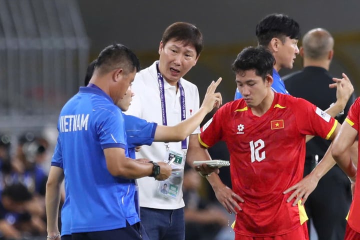 Đội tuyển Việt Nam vỡ kế hoạch trong trận thua Malaysia.